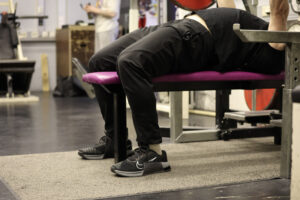 Read more about the article Tanko jää rinnalle penkkipunnertaessa