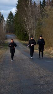 Read more about the article Etävalmennus: Parhaat käytännöt ja laatu